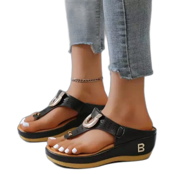 PediChic-Tongs-orthopediques-femmes-modernes-et-elegantes-2 PediChic-Tongs-orthopediques-femmes-modernes-et-elegantes-2