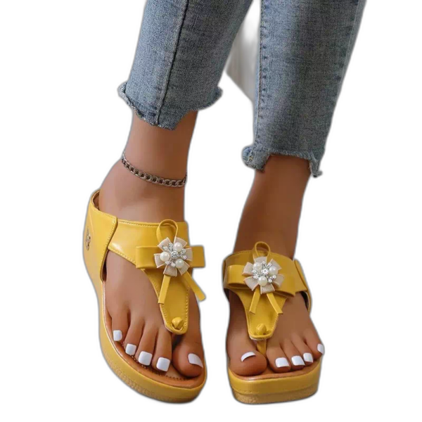 PediChic-Tongs-orthopediques-femmes-modernes-et-elegantes-7 PediChic-Tongs-orthopediques-femmes-modernes-et-elegantes-7